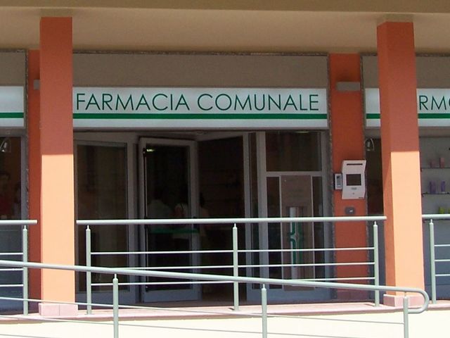 Cessione del 100% delle quote del comune di solza nella societa' "farmacia comunale di solza s.r.l."